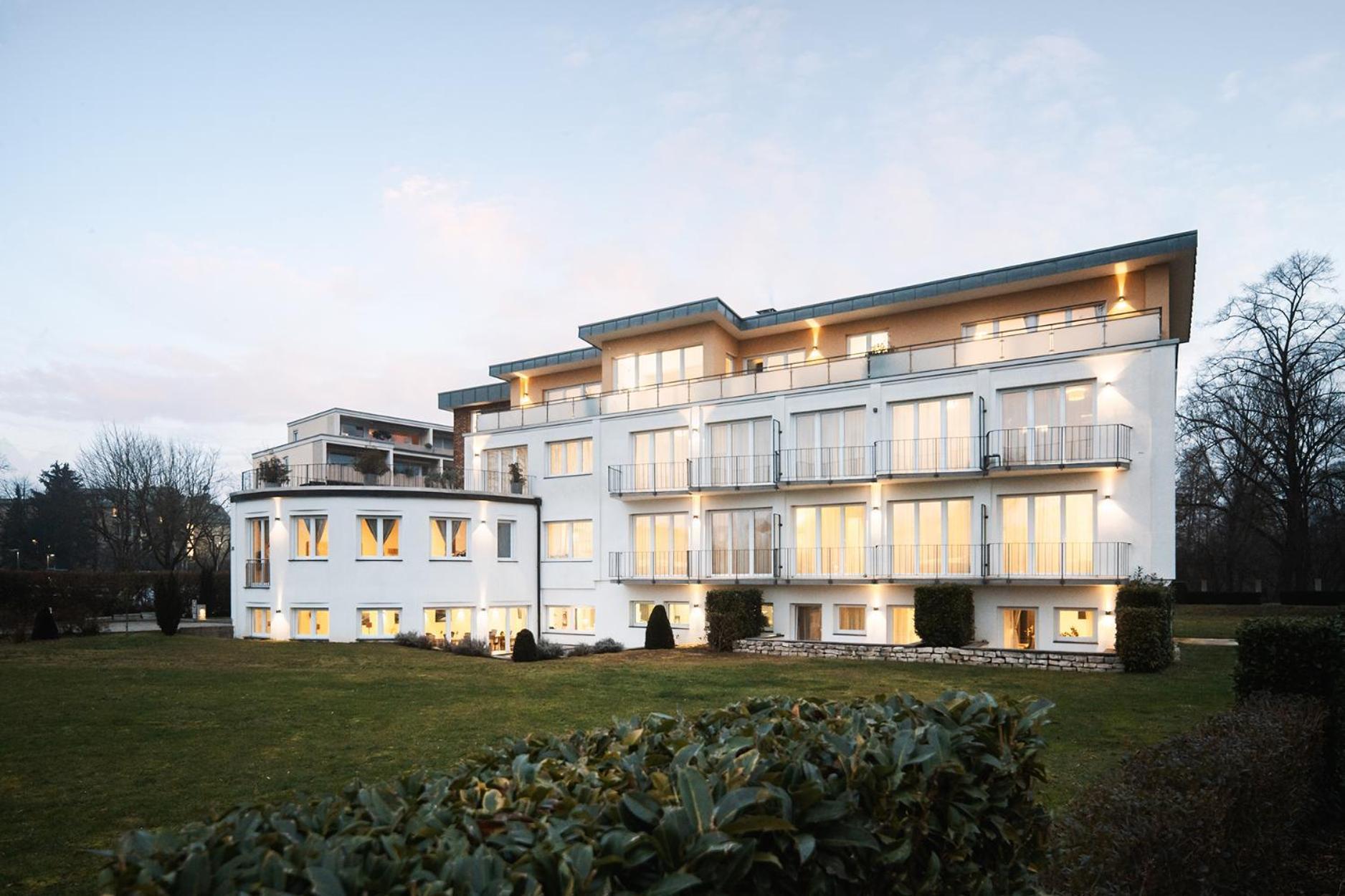 Hotel Vier Jahreszeiten An Der Therme & Kliniken Bad Krozingen Naehe Freiburg & Schwarzwald Ideal Fuer Wellness Kur & Business Ausfluege 24H Check In- Wlan & Parken Gratis Zewnętrze zdjęcie