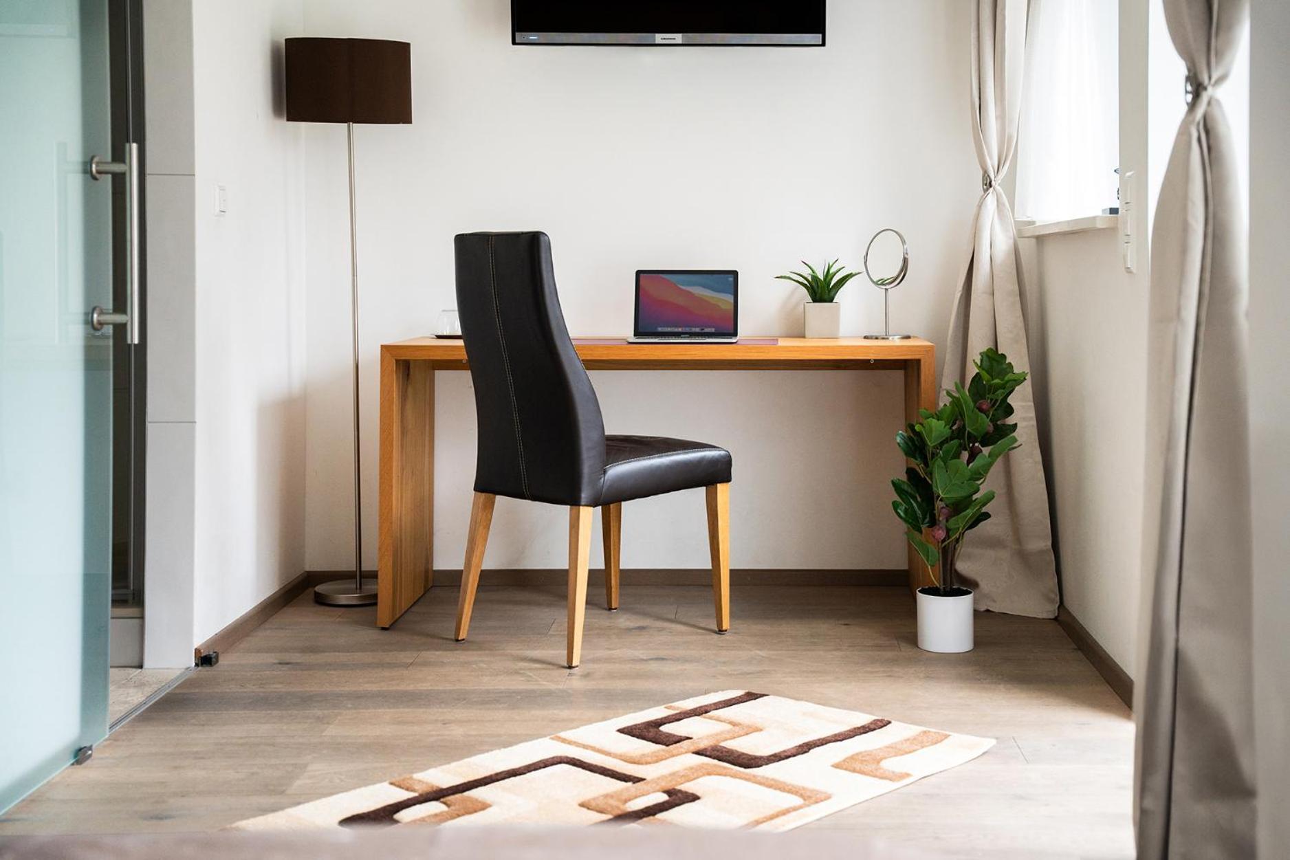Hotel Vier Jahreszeiten An Der Therme & Kliniken Bad Krozingen Naehe Freiburg & Schwarzwald Ideal Fuer Wellness Kur & Business Ausfluege 24H Check In- Wlan & Parken Gratis Zewnętrze zdjęcie
