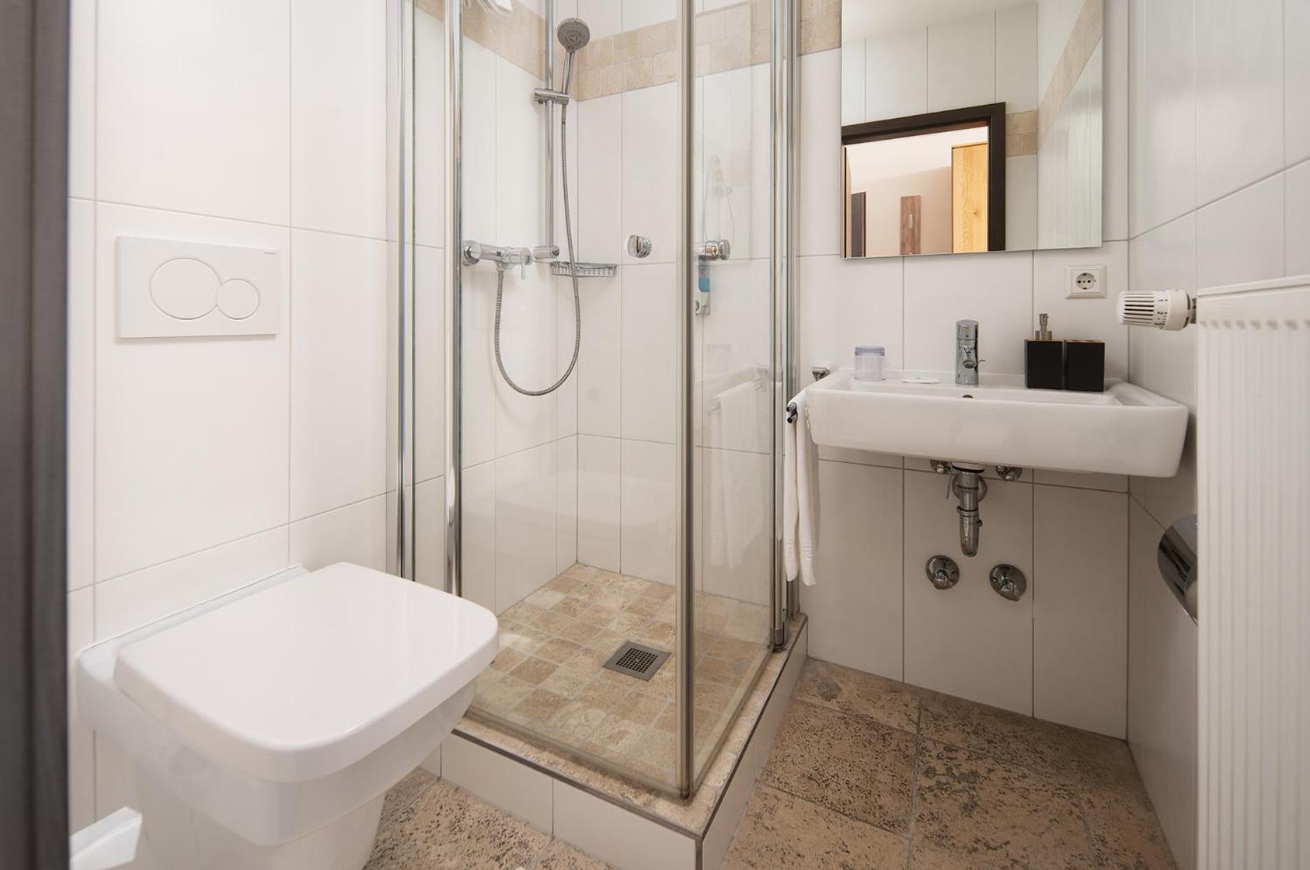 Hotel Vier Jahreszeiten An Der Therme & Kliniken Bad Krozingen Naehe Freiburg & Schwarzwald Ideal Fuer Wellness Kur & Business Ausfluege 24H Check In- Wlan & Parken Gratis Zewnętrze zdjęcie