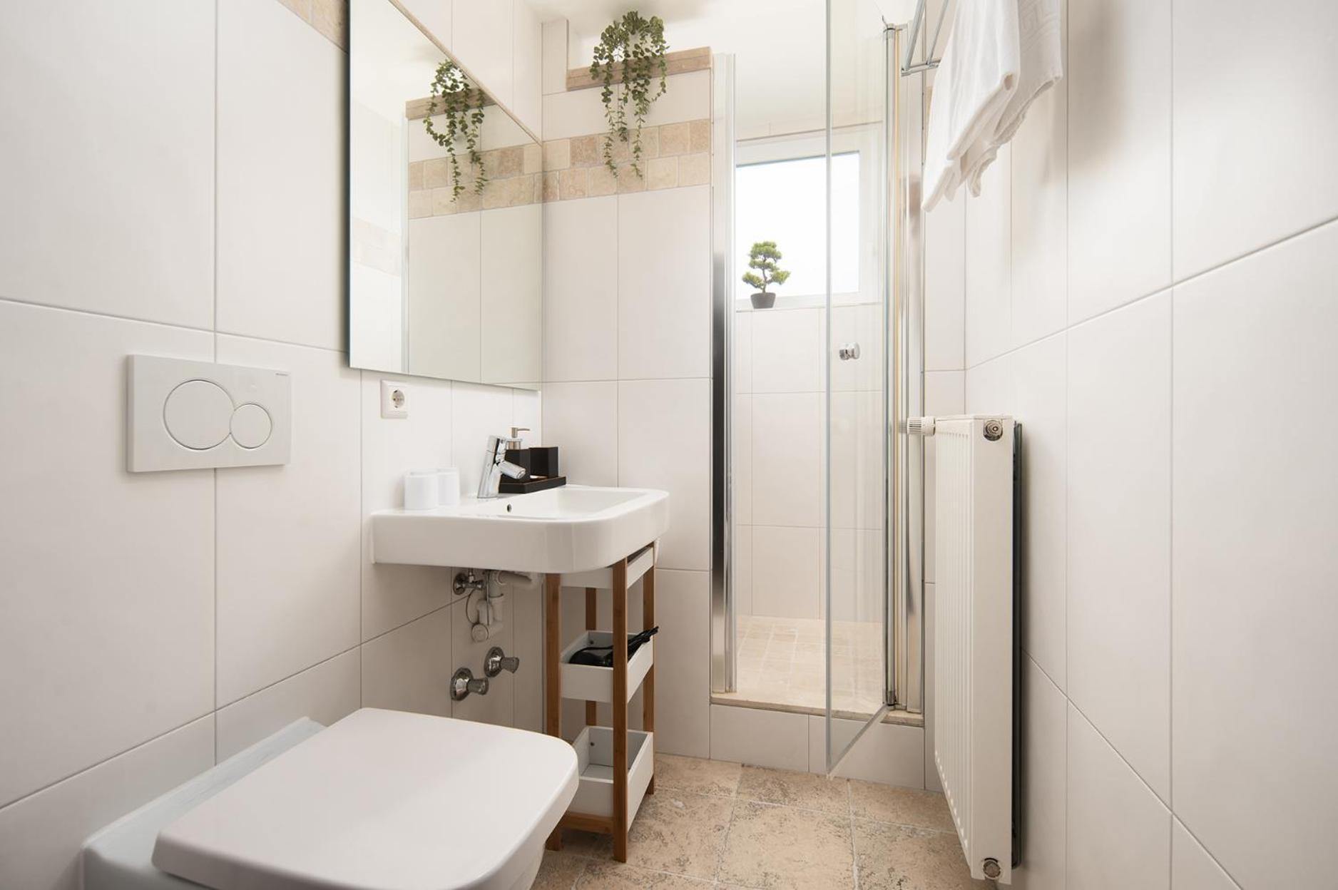 Hotel Vier Jahreszeiten An Der Therme & Kliniken Bad Krozingen Naehe Freiburg & Schwarzwald Ideal Fuer Wellness Kur & Business Ausfluege 24H Check In- Wlan & Parken Gratis Zewnętrze zdjęcie